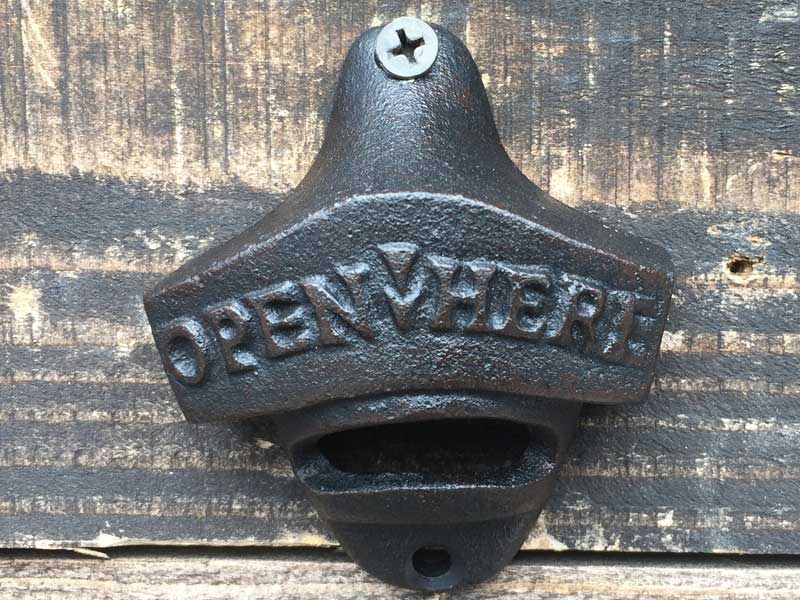�V�i Dulton Iron Wall Mount Bottle Opener �_���g�� �A�C�A�������̕Ǌ|�����𔲂�