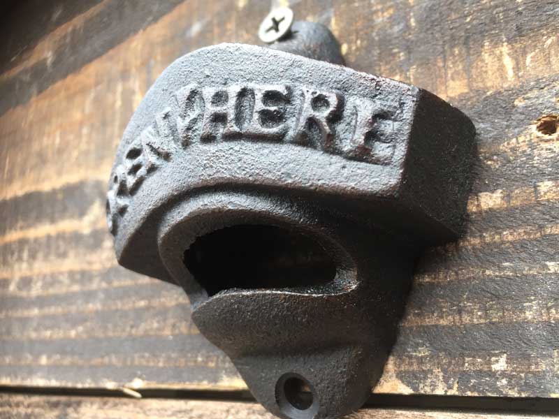 �V�i Dulton Iron Wall Mount Bottle Opener �_���g�� �A�C�A�������̕Ǌ|�����𔲂�