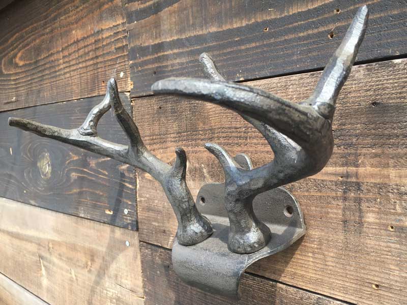 新品 Posh Living Iron Wall Hook、ポッシュリビング アイアン鋳物の鹿の角モチーフのウォールフック、デコ
