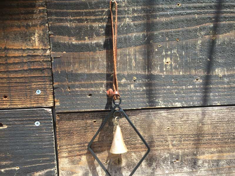 �V�i�@Posh Living Tripple Diamonds Iron Bell �A�C�A���x�� �g���v�� �_�C�A�����h