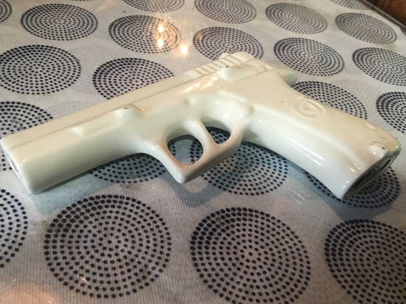 �V�i SUCK UK Wall Gun Vase �T�b�NUK �K���A�e�^�@�ǖʐݒu�̈�֍����A�ԕr