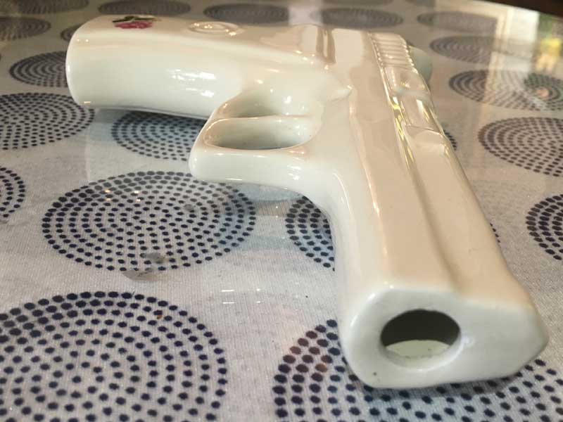 �V�i SUCK UK Wall Gun Vase �T�b�NUK �K���A�e�^�@�ǖʐݒu�̈�֍����A�ԕr