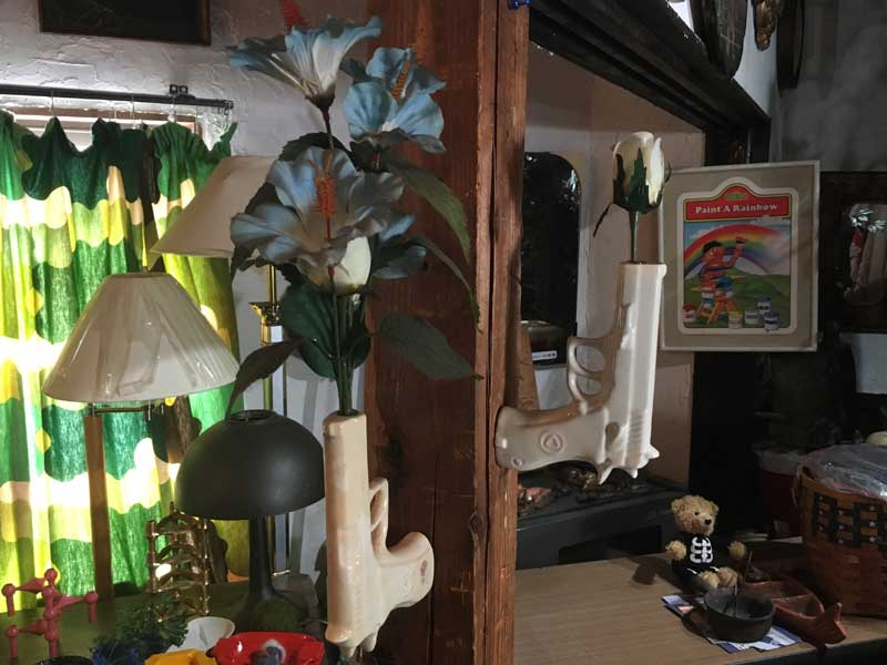 �V�i SUCK UK Wall Gun Vase �T�b�NUK �K���A�e�^�@�ǖʐݒu�̈�֍����A�ԕr