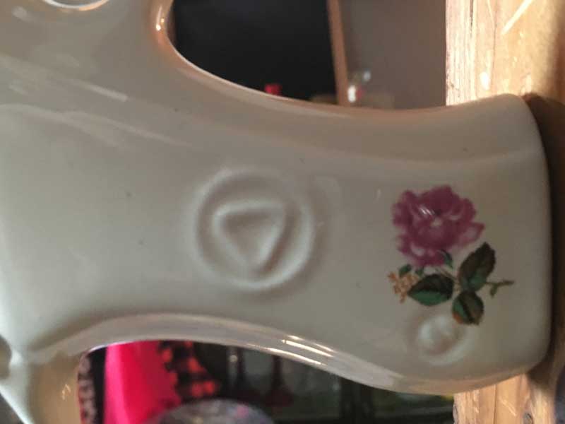 �V�i SUCK UK Wall Gun Vase �T�b�NUK �K���A�e�^�@�ǖʐݒu�̈�֍����A�ԕr