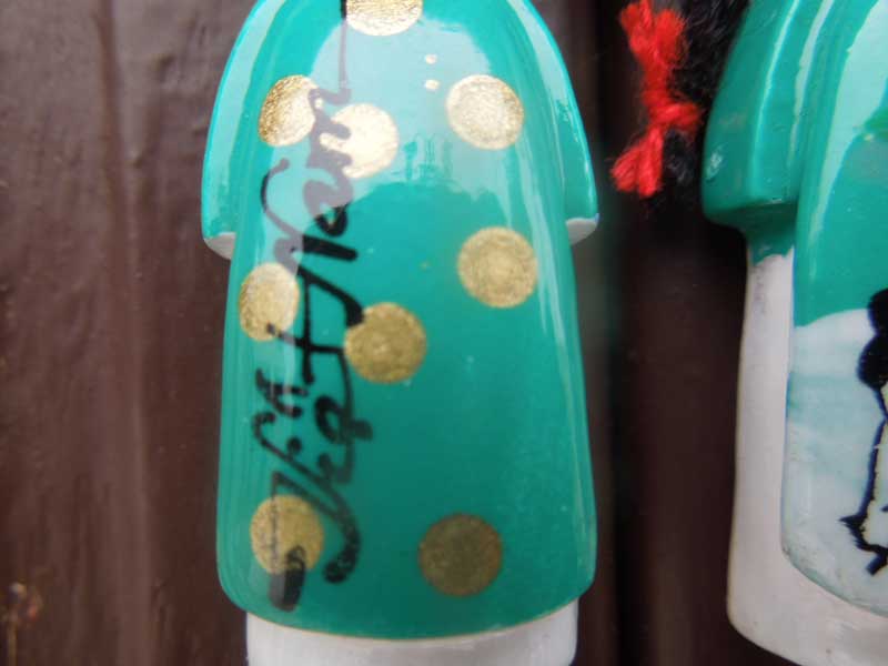 �V�i �x�g�i���̃A�I�U�C�𒅂��j�̎q�A���̎q�̃}�O�l�b�g�Z�b�g�A����