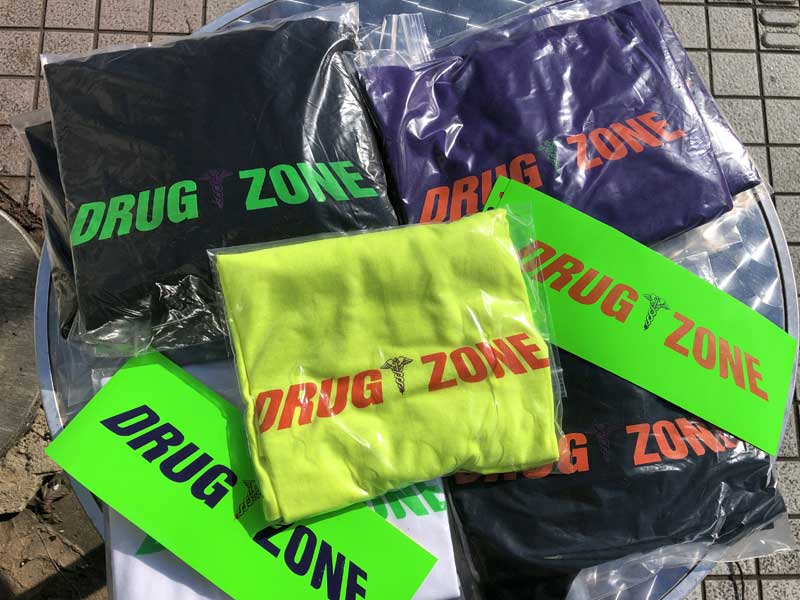 2023�@manana x MFP �V�� Blunts & DRUG ZONE �V���N�X�N���[���v�����g �����X�e�b�J�[