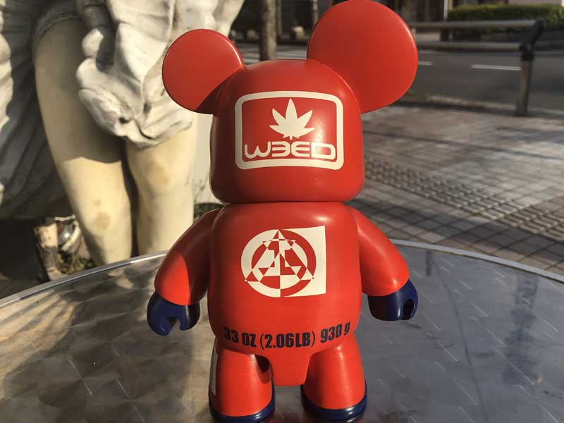 8 inch Acid Bear designed by ACID Toy2R 8inch アシッドベアキューイー、アートフィギュア