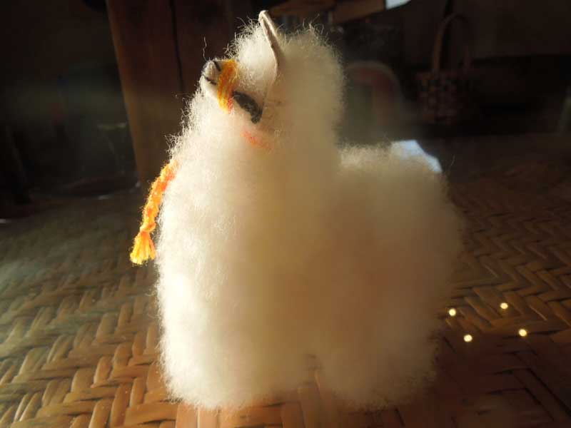 �V�i �y���[�̖{���̃A���p�J�̖т��g�p�����A���p�J�̐l�`