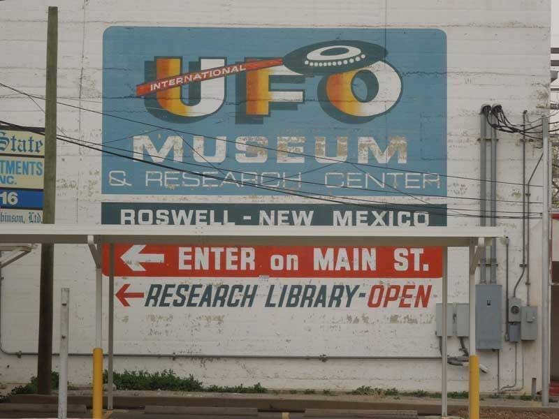UFO�D���̐��n New Mexico Roswell UFO Museum��UFO�G�݁A���Y�E�F���G��