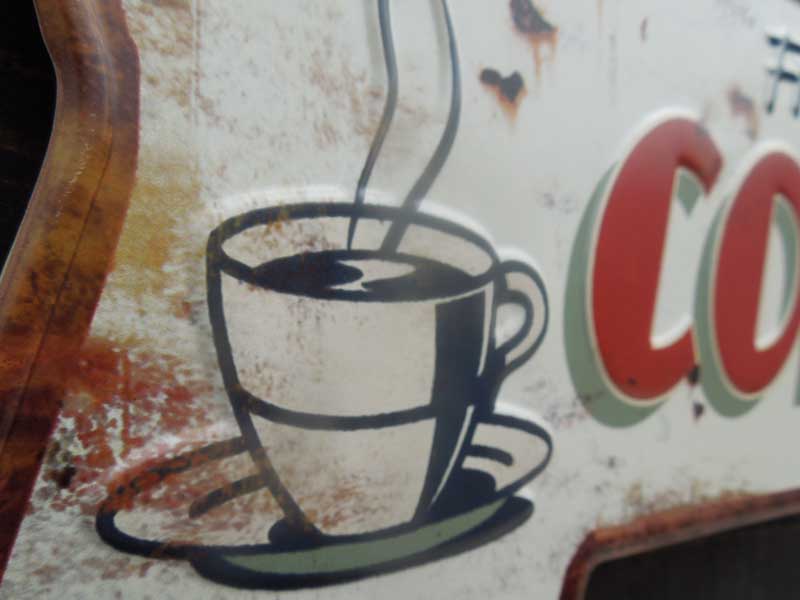 新品　アンティーク加工 ブリキ製のコーヒーの矢印型看板、Fresh Brewd Coffee Served Here Arrow Sign
