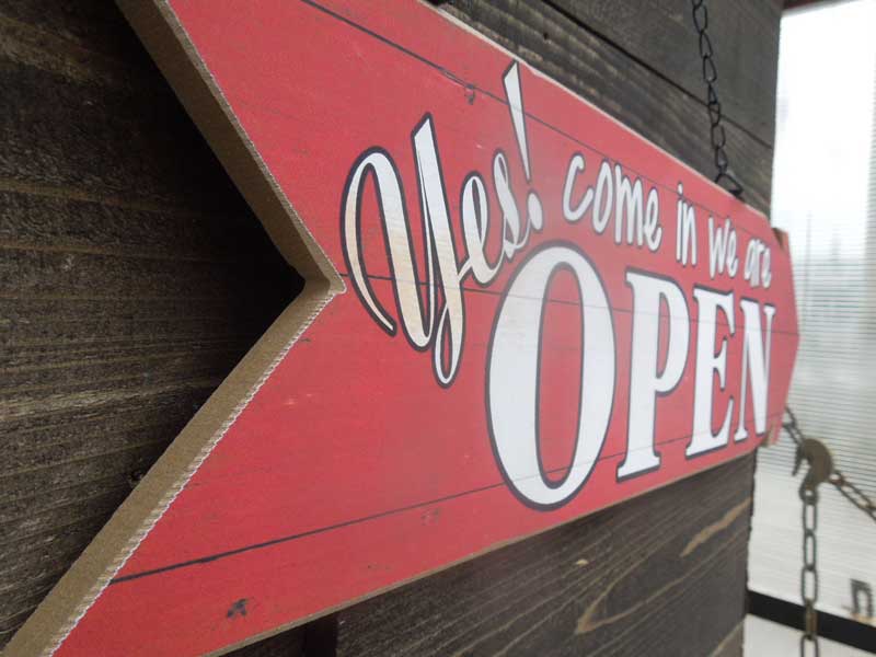 �V�i�@Vintage���H OPEN/CLOSED�̖ؐ� ���o�[�V�u���̖��^�ŔAArrow Sign