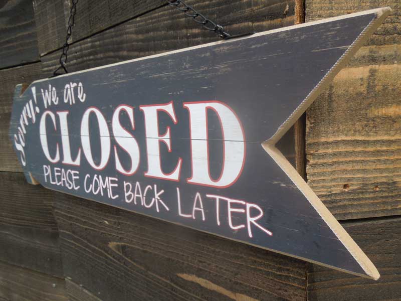 �V�i�@Vintage���H OPEN/CLOSED�̖ؐ� ���o�[�V�u���̖��^�ŔAArrow Sign