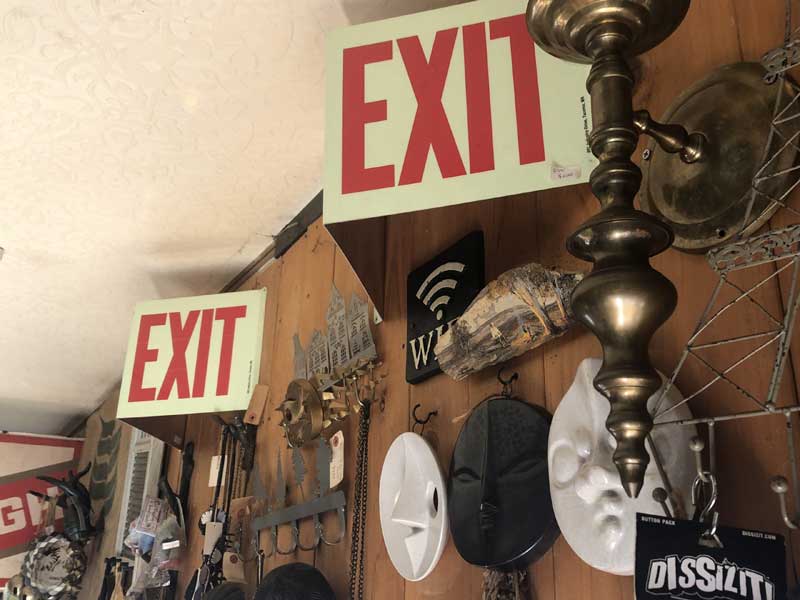 Glow in the Dark PROJECTING SIGN EXIT�A�ÈłŌ��� ���̓I�ȃA���~����Exit�T�C���A�Ŕ�