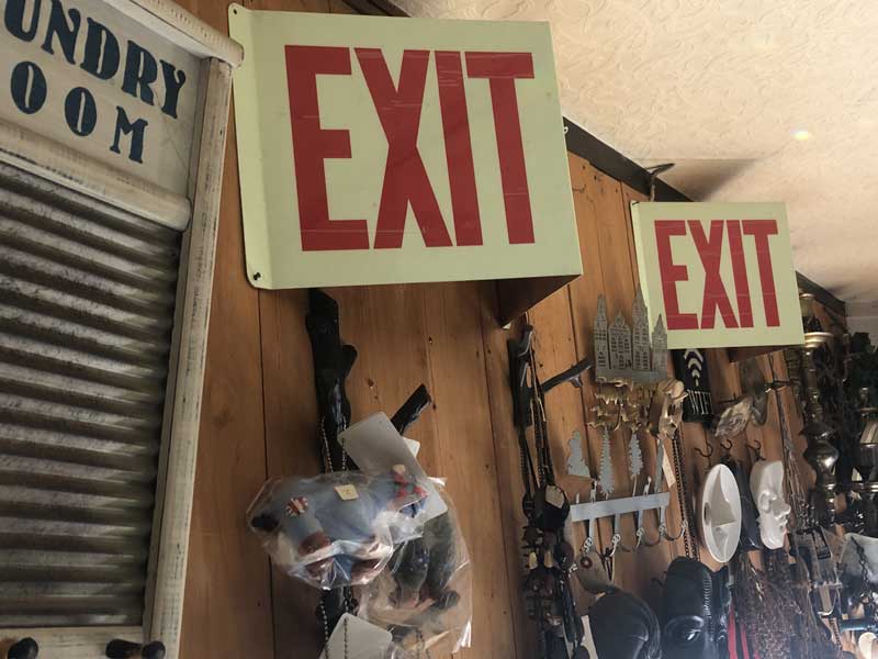 Glow in the Dark PROJECTING SIGN EXIT�A�ÈłŌ��� ���̓I�ȃA���~����Exit�T�C���A�Ŕ�