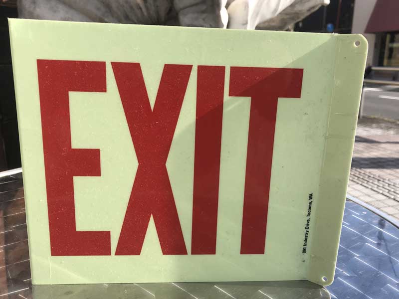 Glow in the Dark PROJECTING SIGN EXIT�A�ÈłŌ��� ���̓I�ȃA���~����Exit�T�C���A�Ŕ�