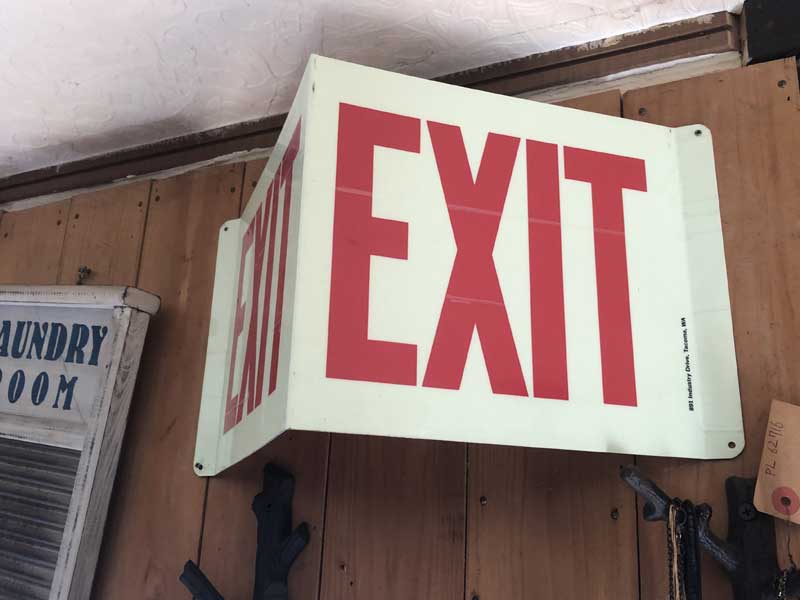Glow in the Dark PROJECTING SIGN EXIT�A�ÈłŌ��� ���̓I�ȃA���~����Exit�T�C���A�Ŕ�
