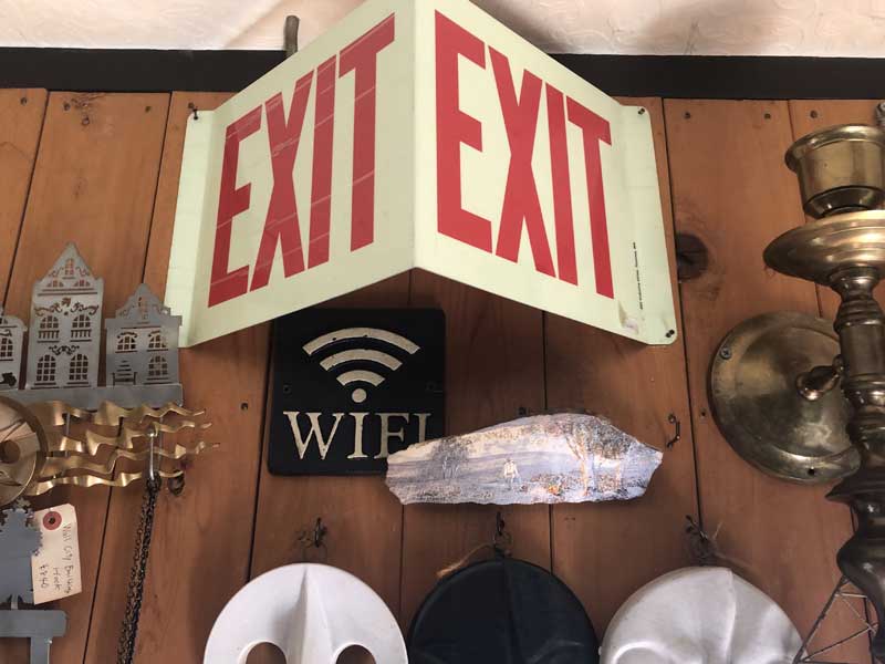 Glow in the Dark PROJECTING SIGN EXIT�A�ÈłŌ��� ���̓I�ȃA���~����Exit�T�C���A�Ŕ�