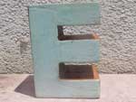 新品 Wood Letter Block アカシアの木を使用した木製のアルファベット ブロック E