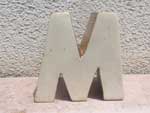 新品 Wood Letter Block アカシアの木を使用した木製のアルファベット ブロック M