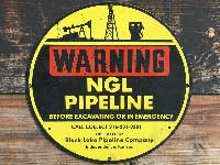 Vintage Warning NGL pipeline sign re[W NGLpCvC̊Ŕ