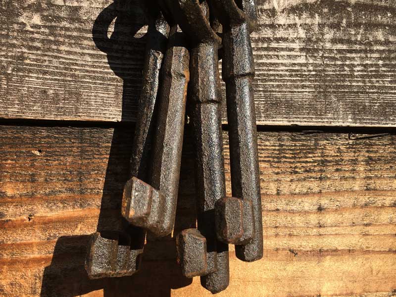Antique Cast Iron Key Objet /AeB[N ACǍ̃IuWF