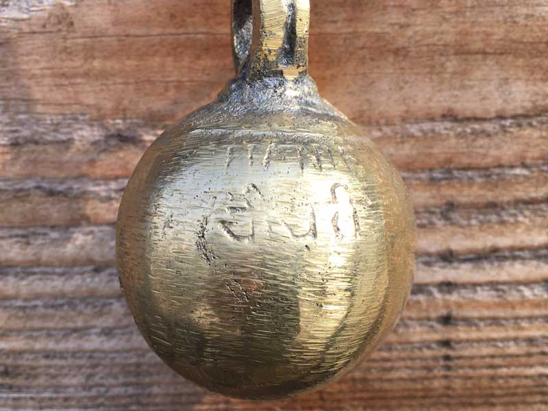 �`�x�b�g�A�l�p�[�� �^�J�� �A���e�B�[�N���̃A�j�}���x���A�J�E�x���A�h�A�x��