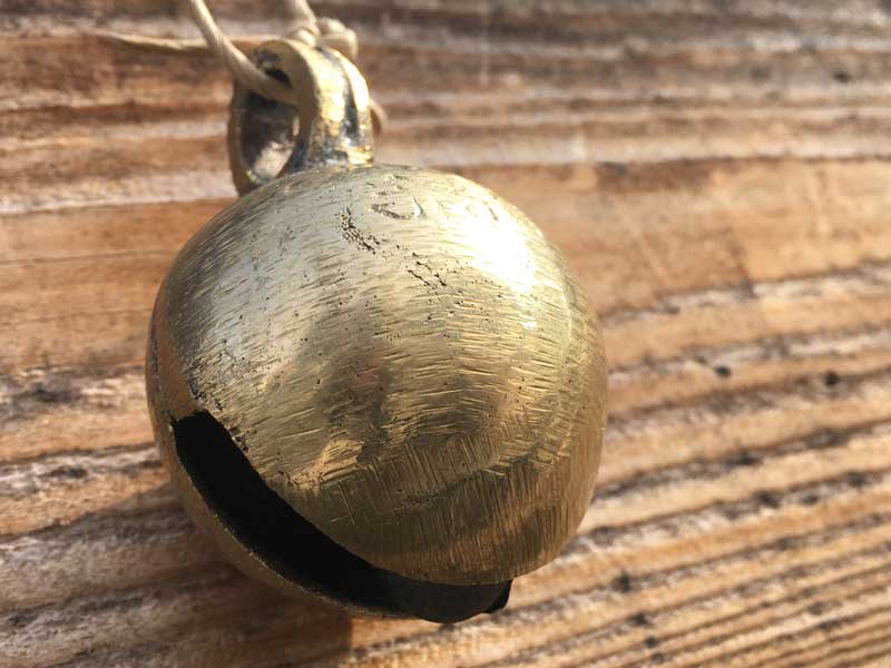 �`�x�b�g�A�l�p�[�� �^�J�� �A���e�B�[�N���̃A�j�}���x���A�J�E�x���A�h�A�x��