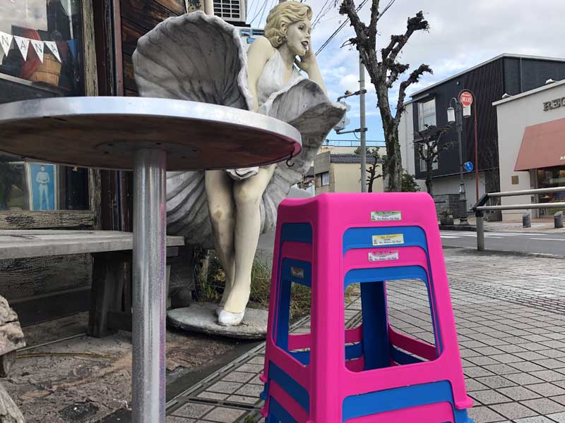 �X�^�b�L���O�\�ȃ^�C�̉���Ŏg�p����Ă��� �X�^�b�L���O�`�F�A �J�� ��O OK!!