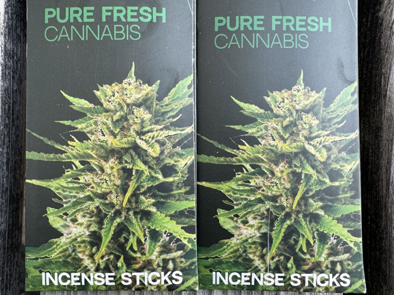 Haze Holland�� CANNABIS INCENSE STICKS NAG CHAMPA CANNABIS �w�C�Y �J���i�r�X�̍���̂����@PURE FRESH CANNABIS �s���A �t���b�V�� �J���i�r�X