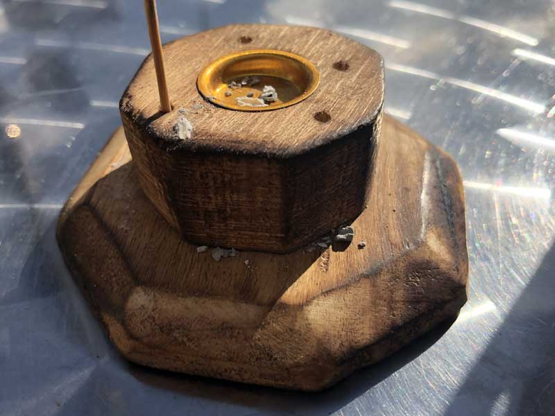 �C���h�̃}���S�[�E�b�h�̂������ăX�^���h�^ Mango Wood Incense Stand  