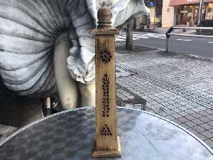 �C���h�̃}���S�[�E�b�h�̂������ă^���[ �X�^���h�^ Mango Wood Incense Tower Stand 