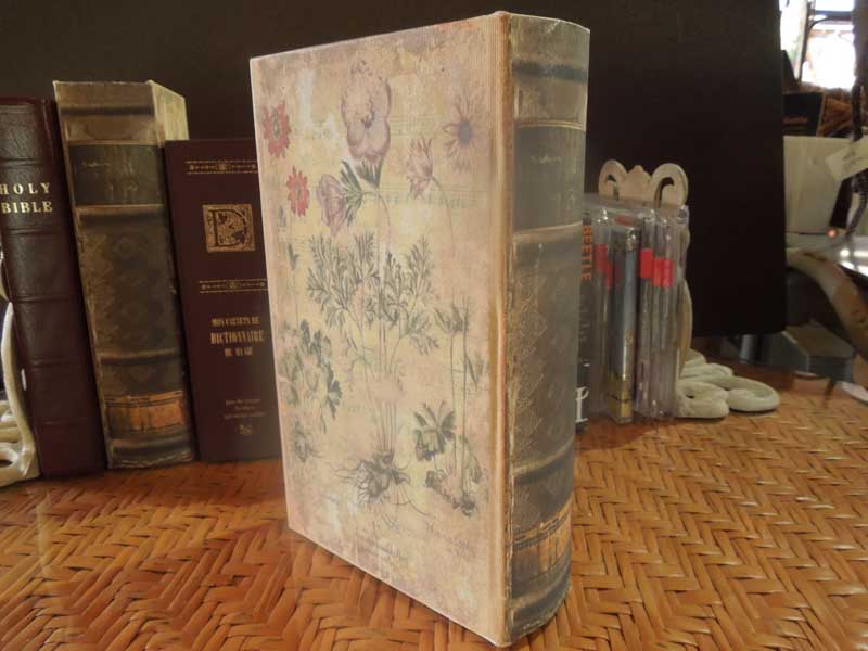 �V�i �A���e�B�[�N�̗m���̂悤�ȃf�U�C����Book Box Large/Flowers�A�u�b�N�{�b�N�X