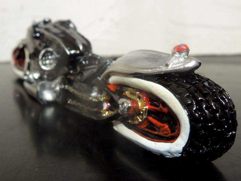 ���܂�ɂ������W���ȃA���ԁA�`���b�p�[�ȃn�[���[�A�x�X�p�ȃ{�[���y���AKustom Car�ABike��Ball Pen