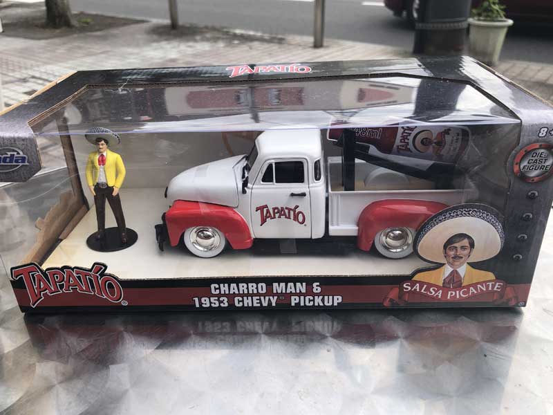 JADATOYS 1/24 TAPATIO 1953 Chevrolet Pickup Truck w/Tapatio Charro Man タパティオ シェビー ミニカー
