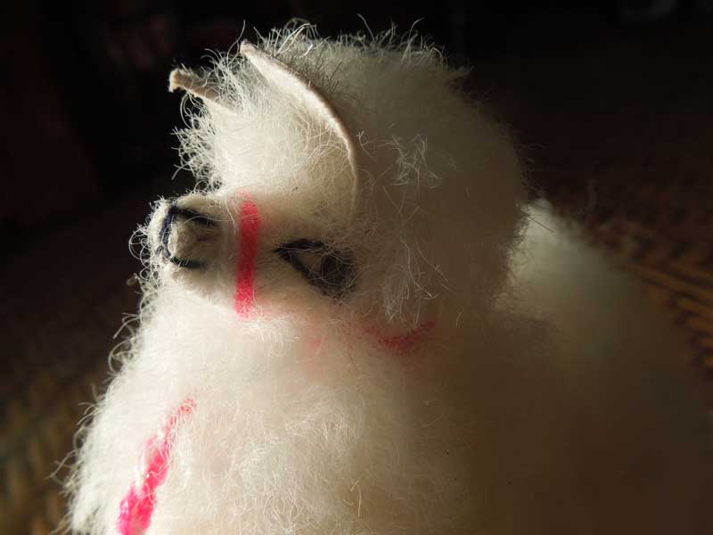 新品 ペルーの本物のアルパカの毛を使用したアルパカの人形