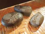 新品 ペルー　ナスカの地上絵のペイントが入った石、マグネット、Nasca lines Stone